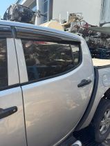MİTSUBİSHİ E-5 L200 SOL ARKA KAPI