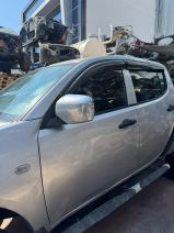 MİTSUBİSHİ E-5 L200 SAĞ ÖN KAPI